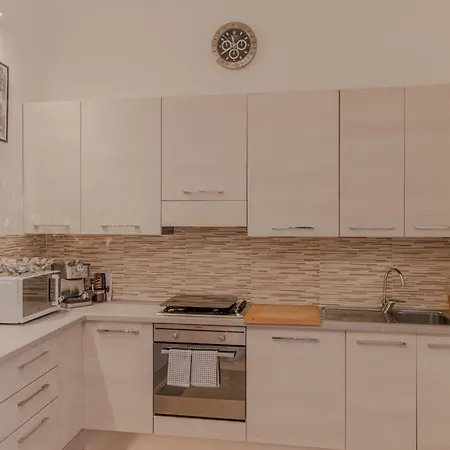 Apartment The Rich Man